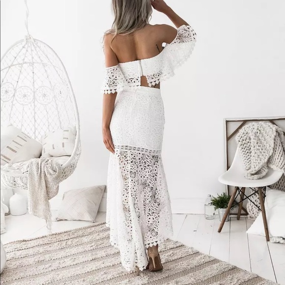 New! HOST PICK! 2 piece lace skirt set. - Picture 3 of 4